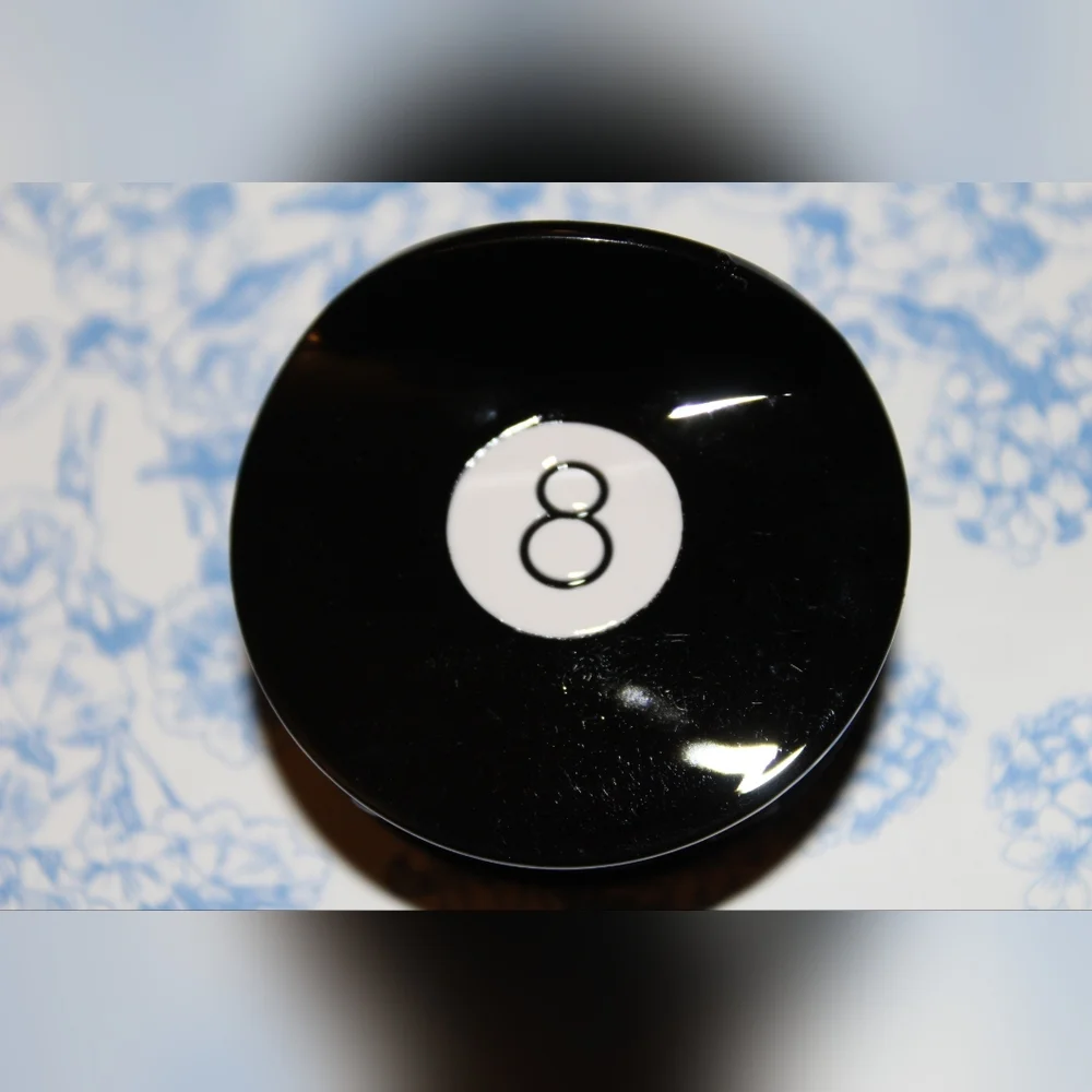 Lucky 8 Energy Hairclip - Picture 2 of 4